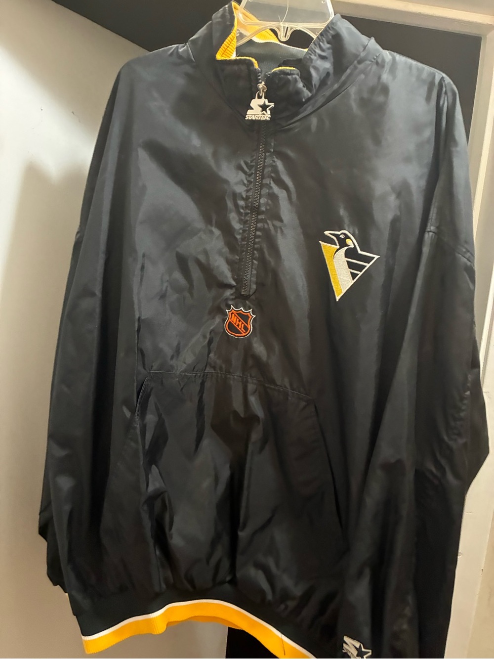 STARTER Black and Yellow Penguins Windbreaker Pullover